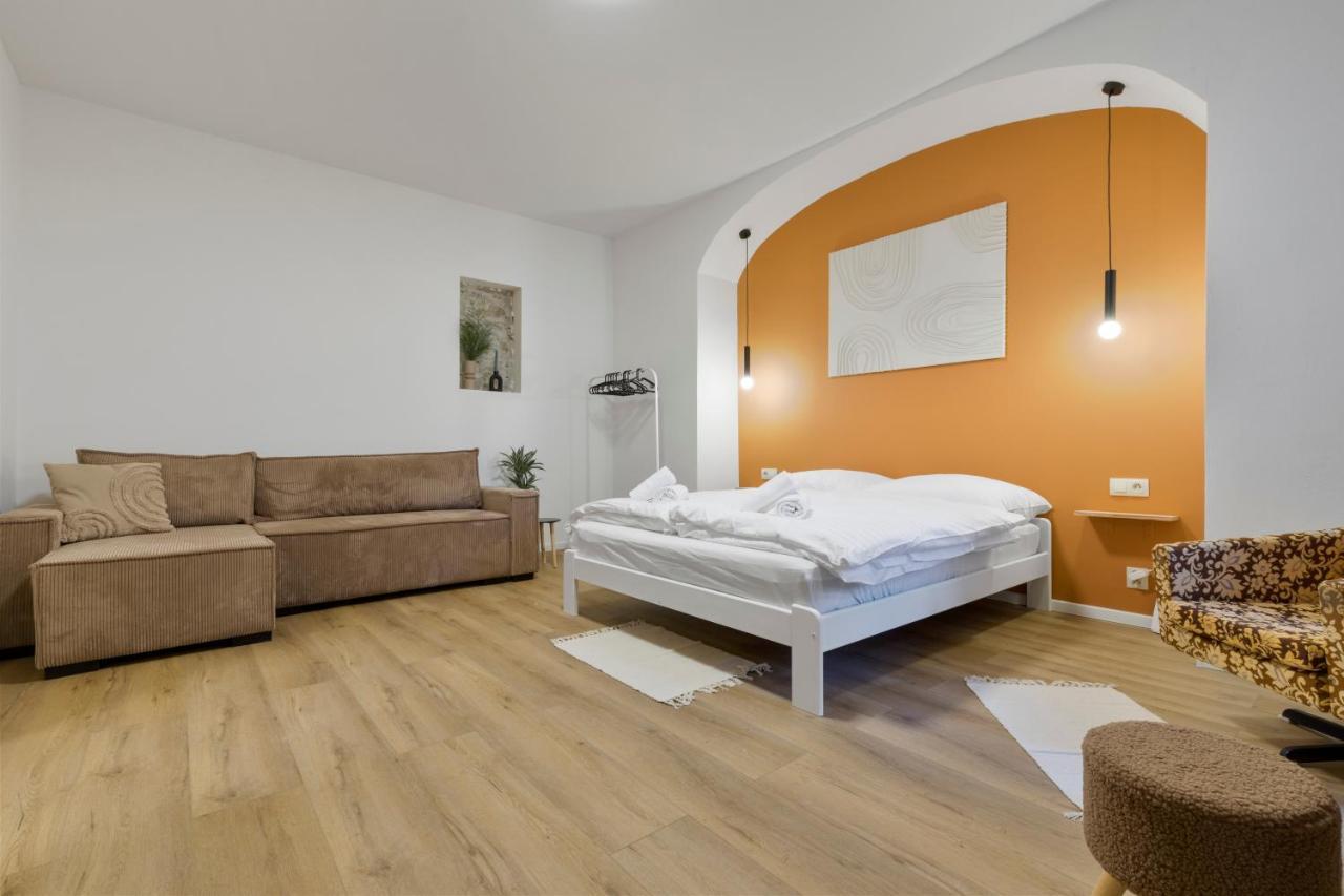 Charming Apt In Centre /W Ac Bratislava Bagian luar foto