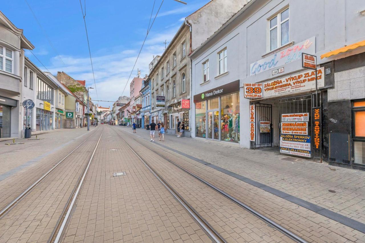 Charming Apt In Centre /W Ac Bratislava Bagian luar foto